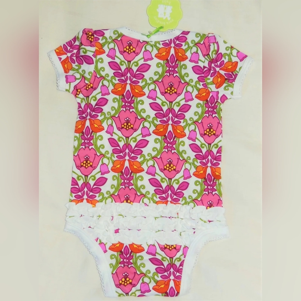 Vera Bradley Baby Newborn RUFFLE BODYSUIT in LILLI BELL 6-9 MONTHS NWT
